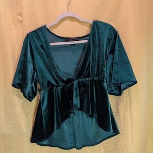Forever 21 green velvet top with ruffles